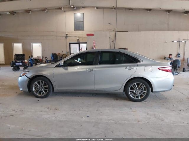 2017 TOYOTA CAMRY SE 14