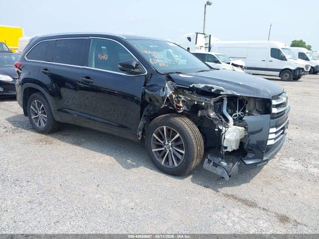 2018 TOYOTA HIGHLANDER XLE 1