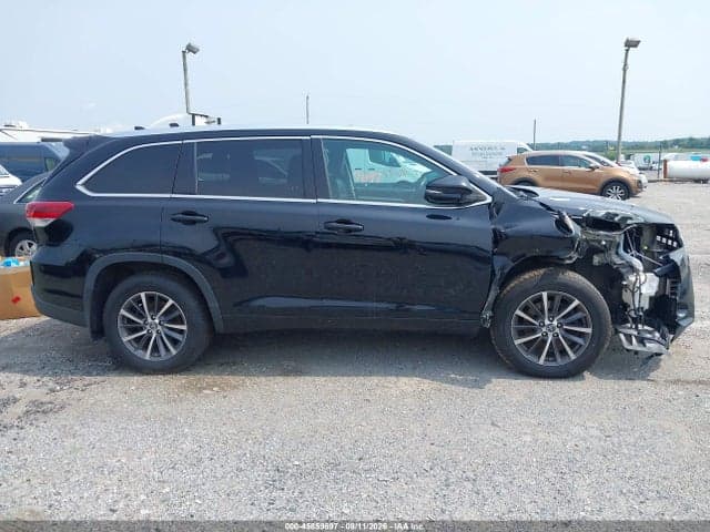 2018 TOYOTA HIGHLANDER XLE 13