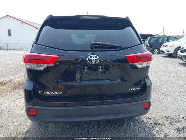 2018 TOYOTA HIGHLANDER XLE 16