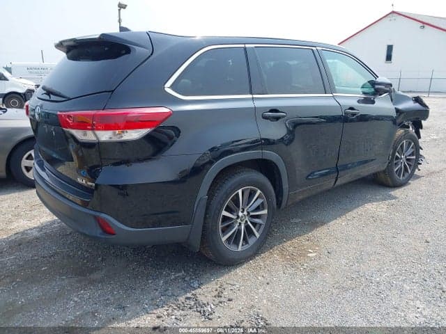 2018 TOYOTA HIGHLANDER XLE 4