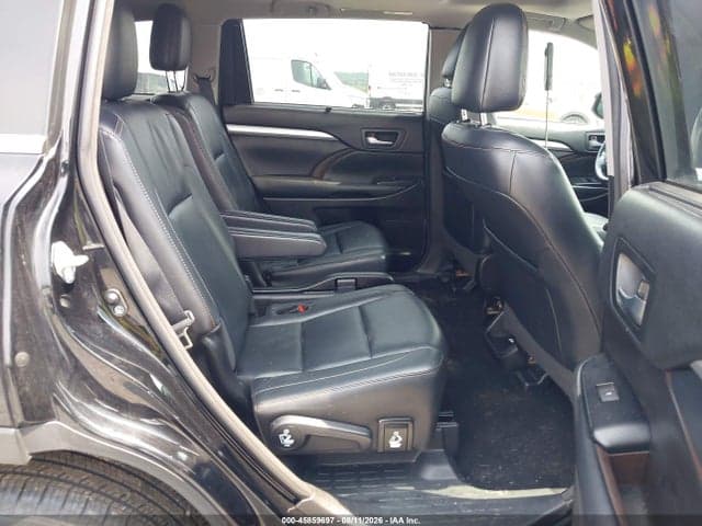 2018 TOYOTA HIGHLANDER XLE 8