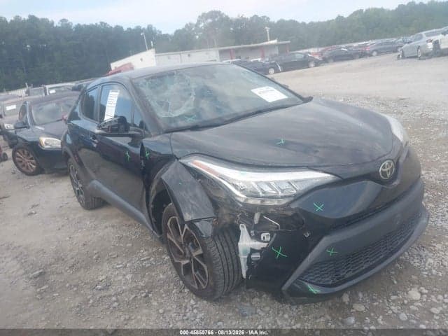 2020 TOYOTA C-HR XLE