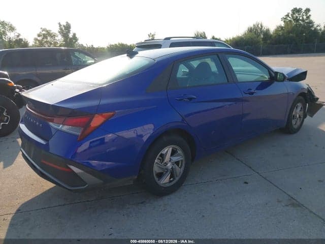 2025 HYUNDAI ELANTRA SE 4