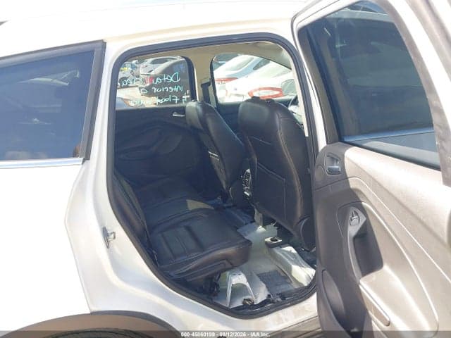 2017 FORD ESCAPE TITANIUM 8