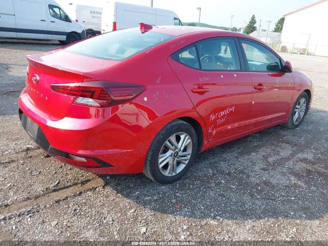 2020 HYUNDAI ELANTRA SEL 4