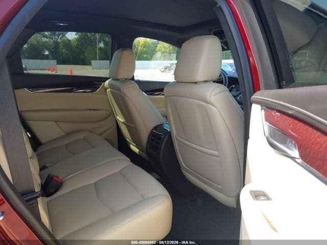 2017 CADILLAC XT5 LUXURY 8