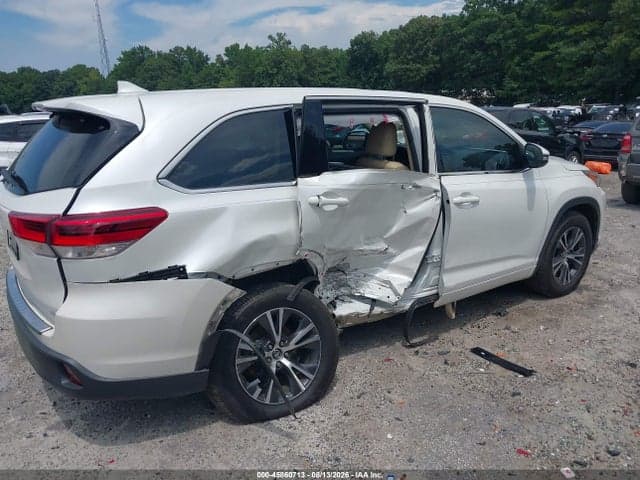 2017 TOYOTA HIGHLANDER LE PLUS 6