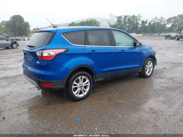 2017 FORD ESCAPE SE 4