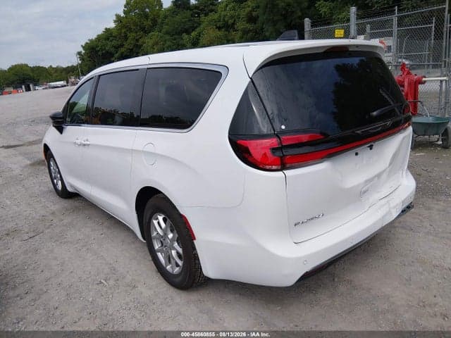 2027 CHRYSLER PACIFICA 3