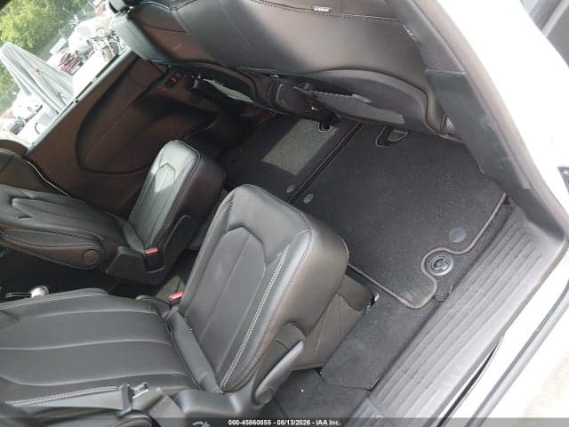 2027 CHRYSLER PACIFICA 8
