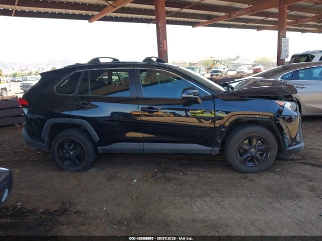 2019 TOYOTA RAV4 XLE 12