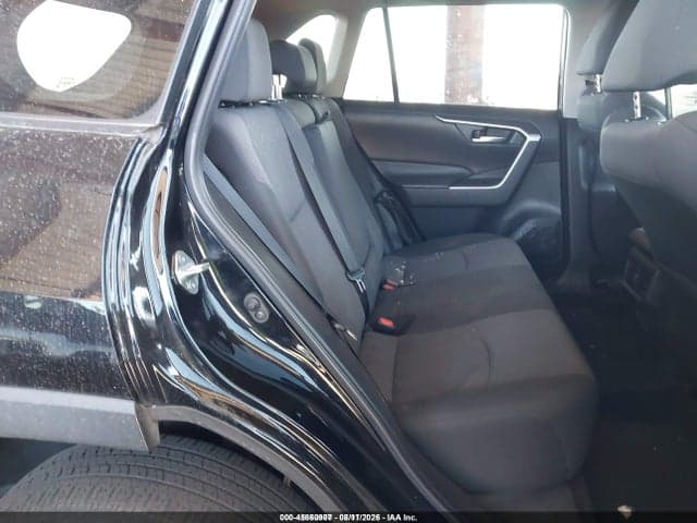 2019 TOYOTA RAV4 XLE 8