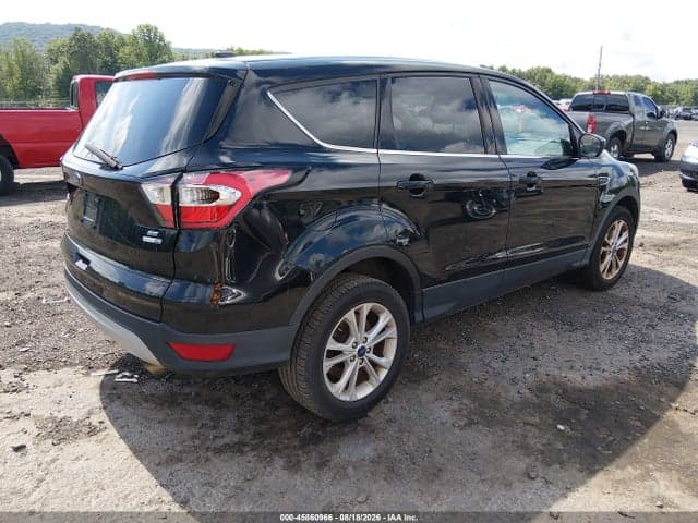 2017 FORD ESCAPE SE 4