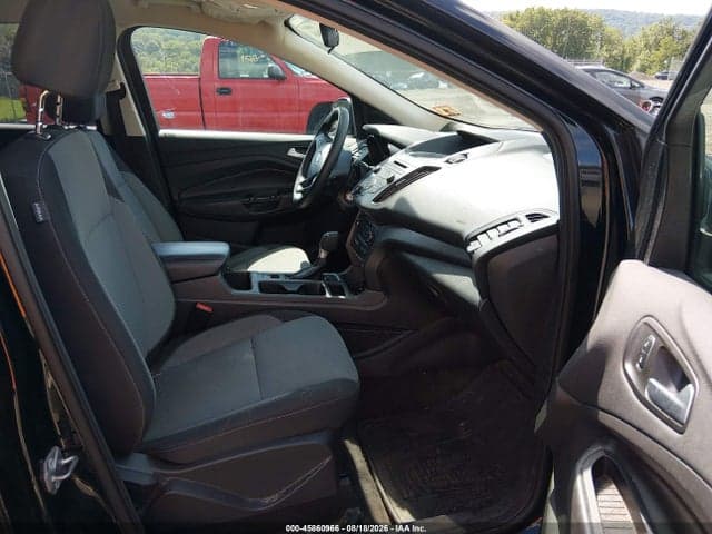 2017 FORD ESCAPE SE 5