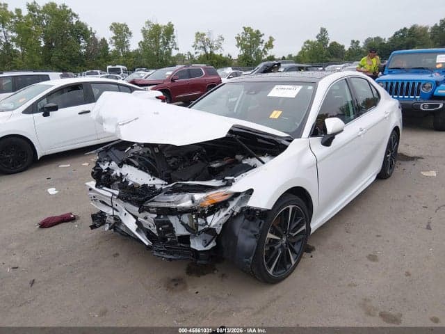 2019 TOYOTA CAMRY XSE 2
