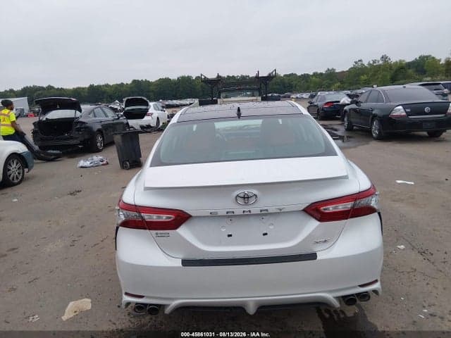 2019 TOYOTA CAMRY XSE 16