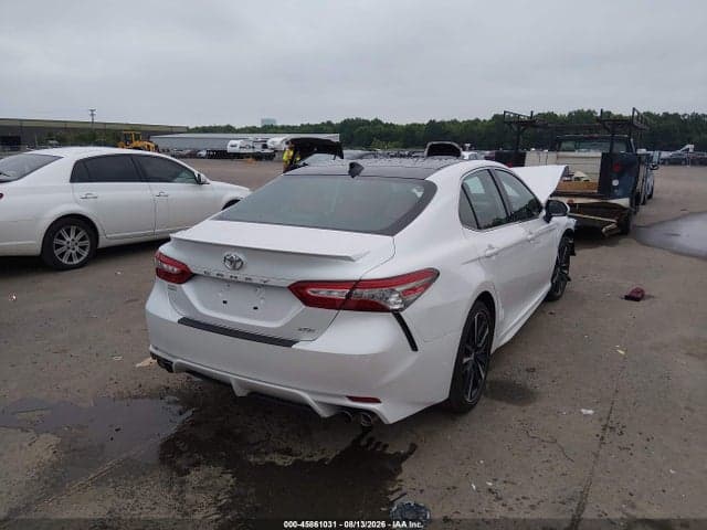 2019 TOYOTA CAMRY XSE 4
