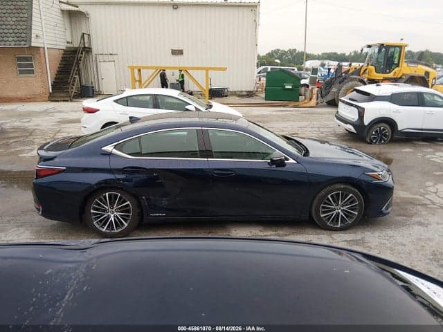 2022 LEXUS ES 300H 13