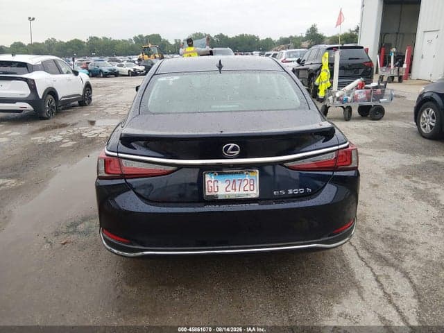 2022 LEXUS ES 300H 16