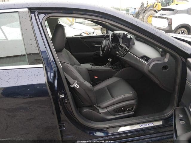 2022 LEXUS ES 300H 5