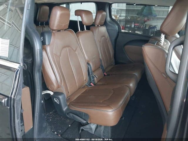 2017 CHRYSLER PACIFICA LIMITED 8