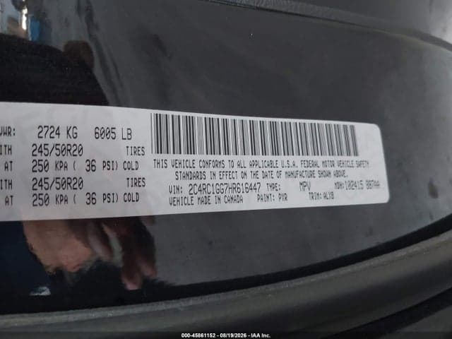 2017 CHRYSLER PACIFICA LIMITED 9