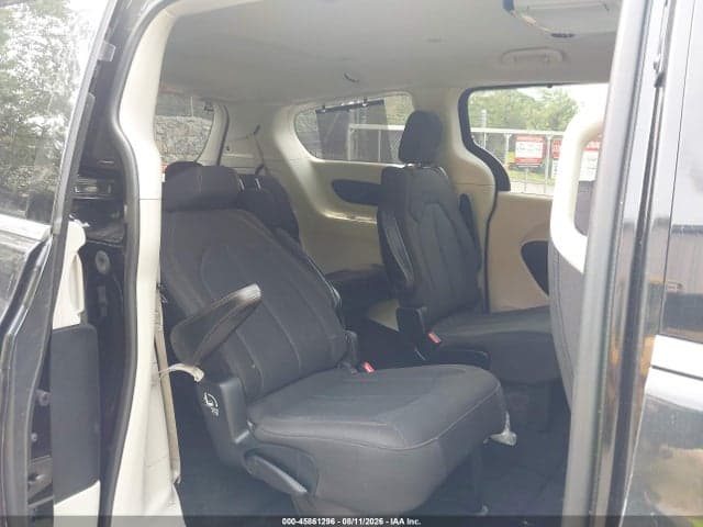2017 CHRYSLER PACIFICA TOURING PLUS 8