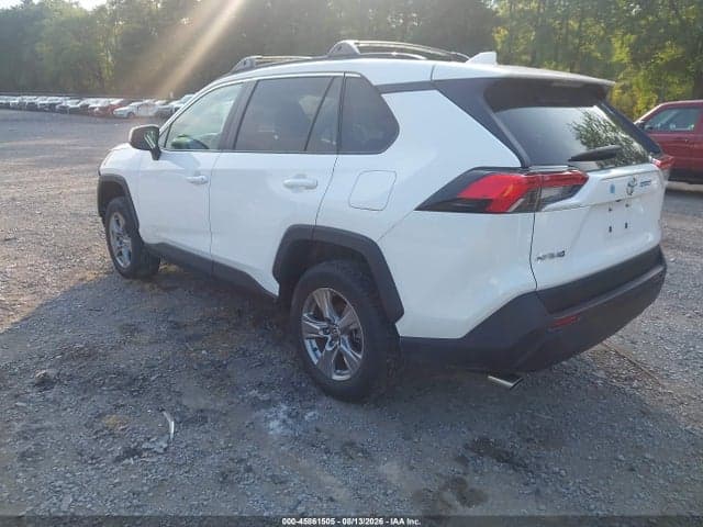 2024 TOYOTA RAV4 XLE 3