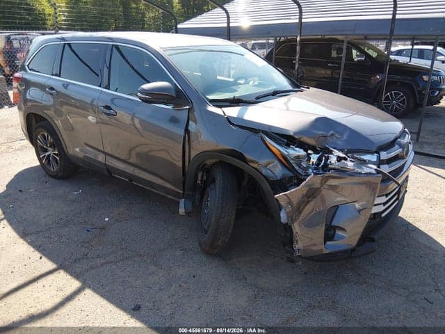 2018 TOYOTA HIGHLANDER LE 1