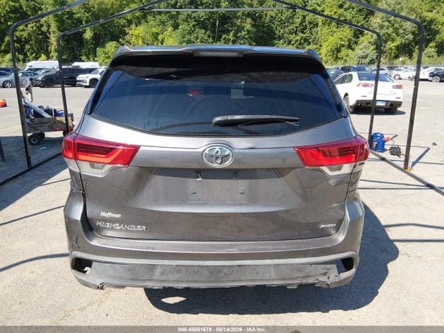 2018 TOYOTA HIGHLANDER LE 17