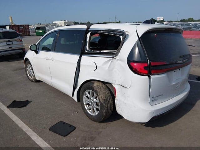 2023 CHRYSLER PACIFICA TOURING L 3