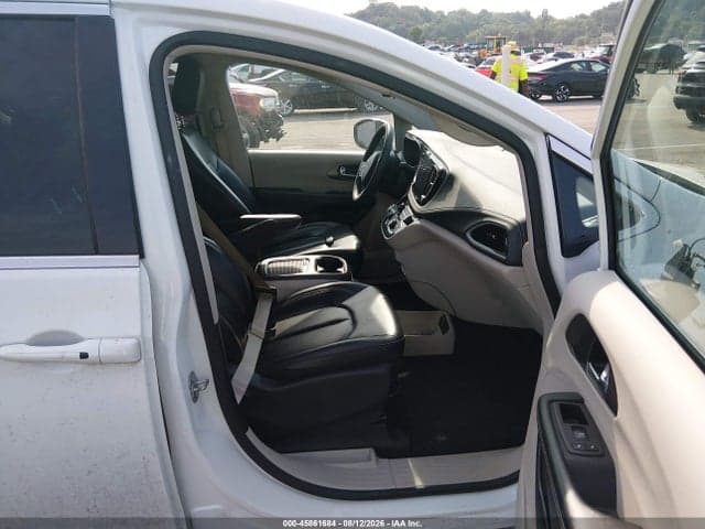 2023 CHRYSLER PACIFICA TOURING L 5