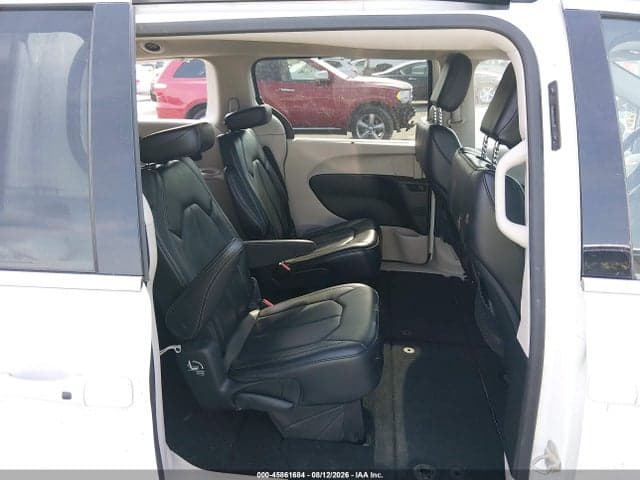 2023 CHRYSLER PACIFICA TOURING L 8