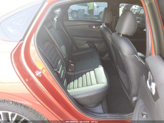 2023 KIA FORTE GT-LINE 8