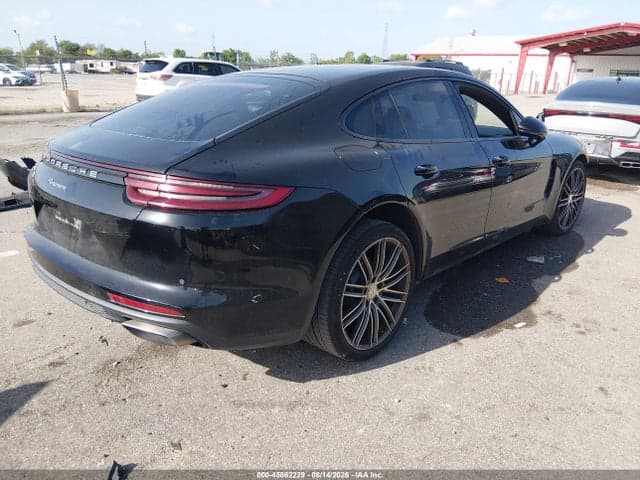 2017 PORSCHE PANAMERA 4 4
