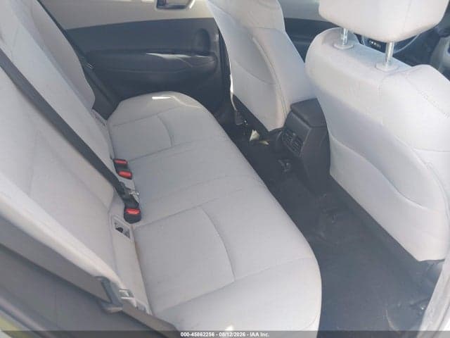 2026 TOYOTA COROLLA CROSS L 8