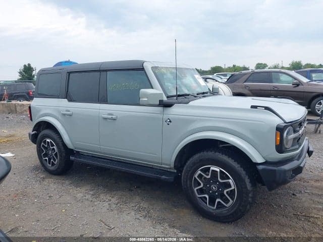 2024 FORD BRONCO OUTER BANKS 13