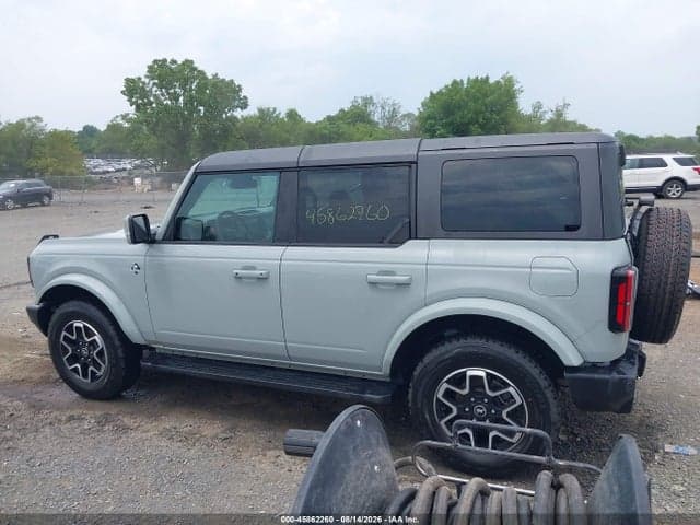 2024 FORD BRONCO OUTER BANKS 14