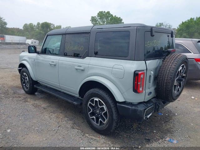 2024 FORD BRONCO OUTER BANKS 3