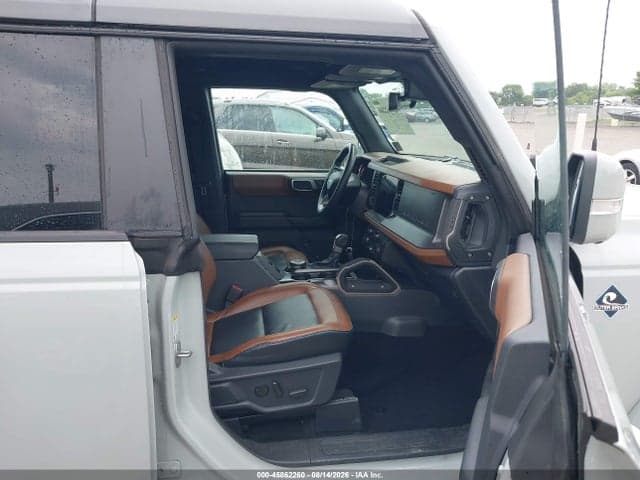 2024 FORD BRONCO OUTER BANKS 5