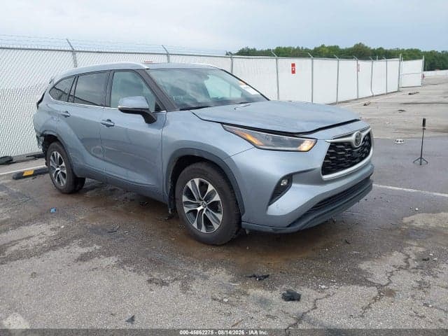 2021 TOYOTA HIGHLANDER XLE 1