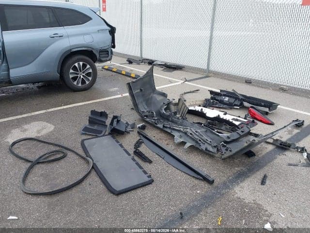 2021 TOYOTA HIGHLANDER XLE 12