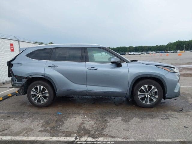 2021 TOYOTA HIGHLANDER XLE 14
