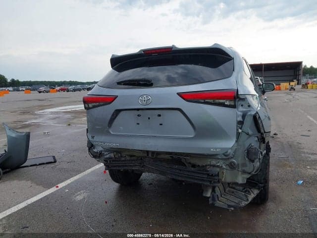 2021 TOYOTA HIGHLANDER XLE 17