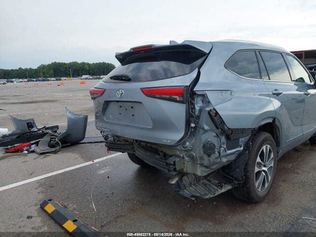 2021 TOYOTA HIGHLANDER XLE 6