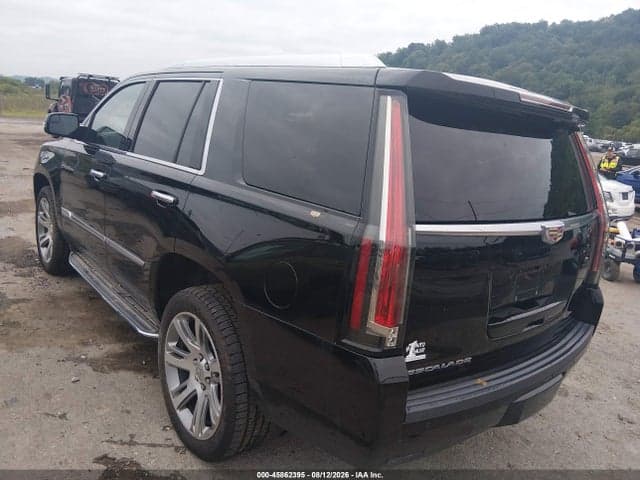 2017 CADILLAC ESCALADE LUXURY 3