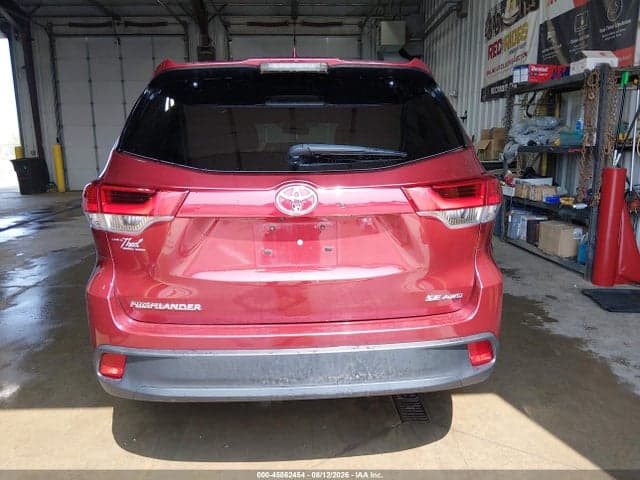 2017 TOYOTA HIGHLANDER SE 16