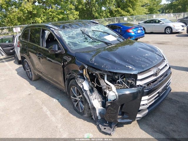 2018 TOYOTA HIGHLANDER XLE 1