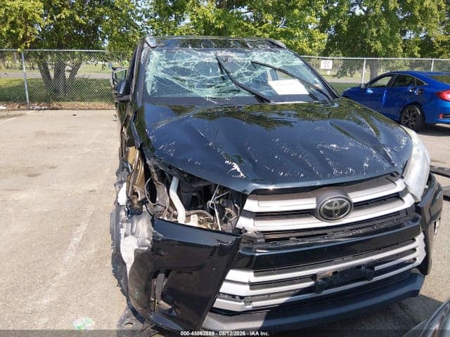 2018 TOYOTA HIGHLANDER XLE 12